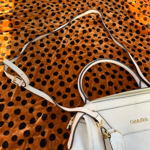 Genuine Calvin Klein Leather Purse - Picture 2 of 5